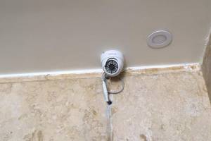 تركيب كاميرات مراقبة في عمارة سكنية بمدينة نصر